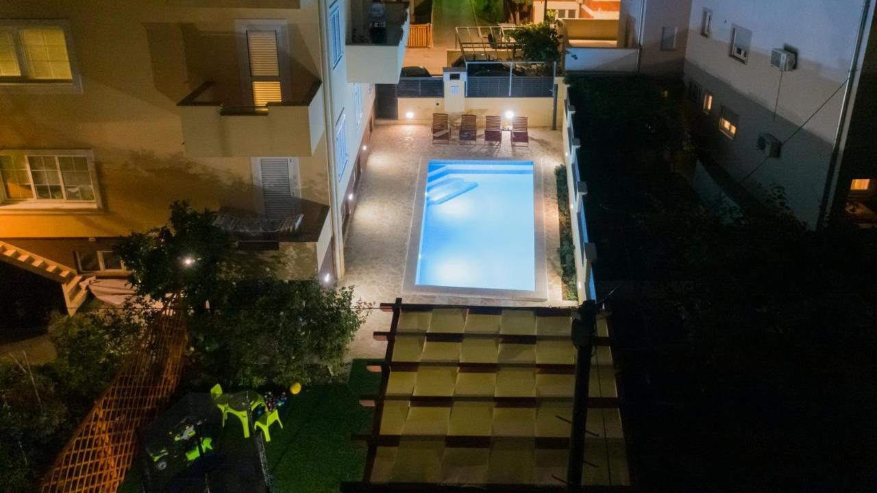 Apartments Dijana Zara Esterno foto