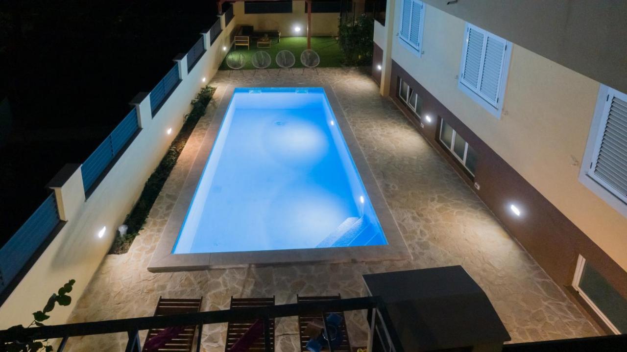 Apartments Dijana Zara Esterno foto