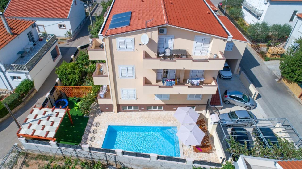 Apartments Dijana Zara Esterno foto