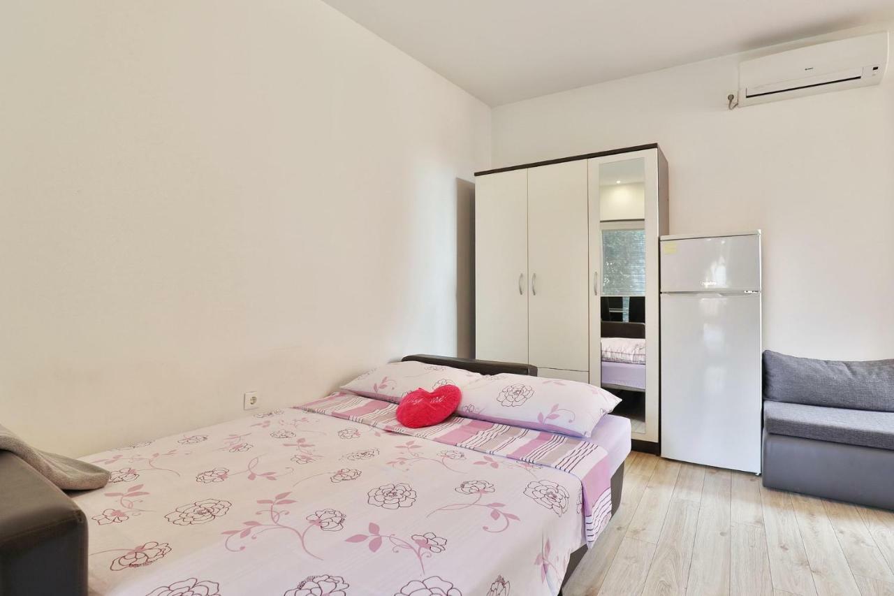 Apartments Dijana Zara Esterno foto